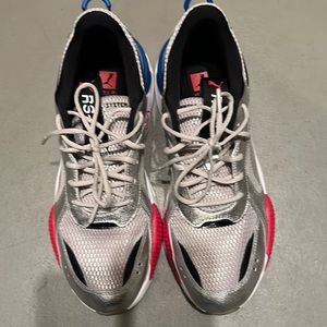 Men’s Puma sneakers